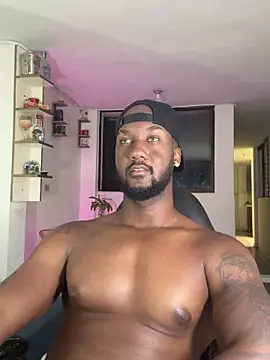 Snapshot of blackdrey18 chatting on February 6, 5:51 pm blackdrey18 online show from February 6, 5:51 pm