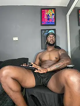 Snapshot of blackdrey18 chatting on February 22, 1:46 pm blackdrey18 online show from February 22, 1:46 pm