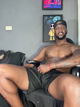 Snapshot of blackdrey18 chatting on March 9, 2:32 pm blackdrey18 online show from March 9, 2:32 pm