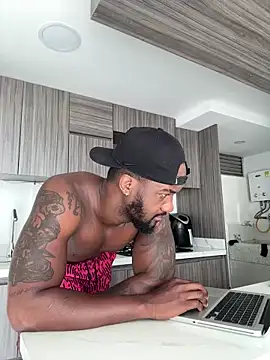 Snapshot of blackdrey18 chatting on March 18, 4:37 am blackdrey18 online show from March 18, 4:37 am