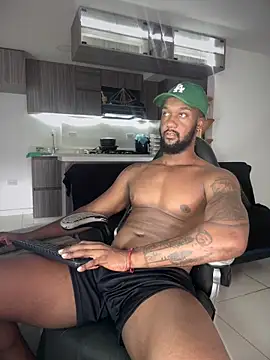 Snapshot of blackdrey18 chatting on September 20, 2:40 pm blackdrey18 online show from September 20, 2:40 pm