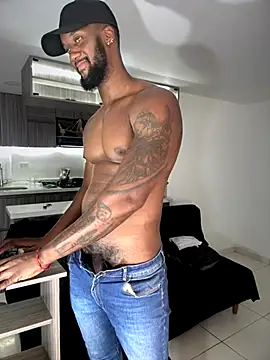 Snapshot of blackdrey18 chatting on September 24, 1:25 pm blackdrey18 online show from September 24, 1:25 pm