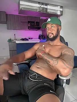 Snapshot of blackdrey18 chatting on October 4, 2:04 pm blackdrey18 online show from October 4, 2:04 pm