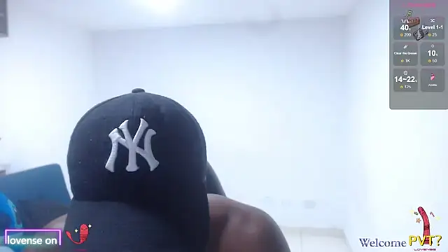 Snapshot of blackdrey18 chatting on October 15, 1:39 am blackdrey18 online show from October 15, 1:39 am