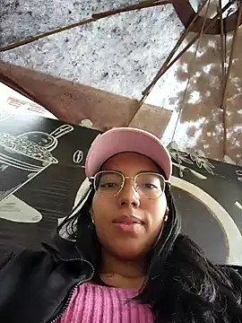 Snapshot of SheenaBrooke chatting on February 3, 5:05 am SheenaBrooke online show from February 3, 5:05 am