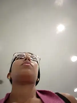 Snapshot of SheenaBrooke chatting on February 3, 6:40 am SheenaBrooke online show from February 3, 6:40 am