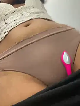 Snapshot of SheenaBrooke chatting on February 19, 5:36 am SheenaBrooke online show from February 19, 5:36 am