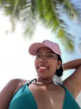 Snapshot of SheenaBrooke chatting on February 25, 6:01 am SheenaBrooke online show from February 25, 6:01 am