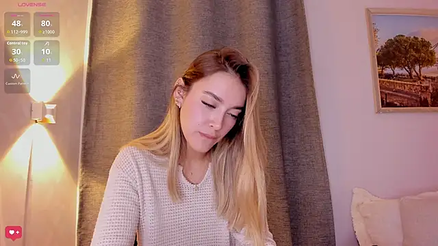 Assh lee  online show from October 1, 1:28 pm