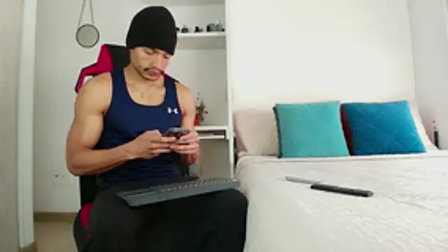 Robyn Miller online show from November 4, 7:24 pm