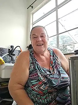 Yaya Mineira online show from March 12, 3:07 pm