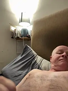 locallad88 online show from February 18, 5:42 pm