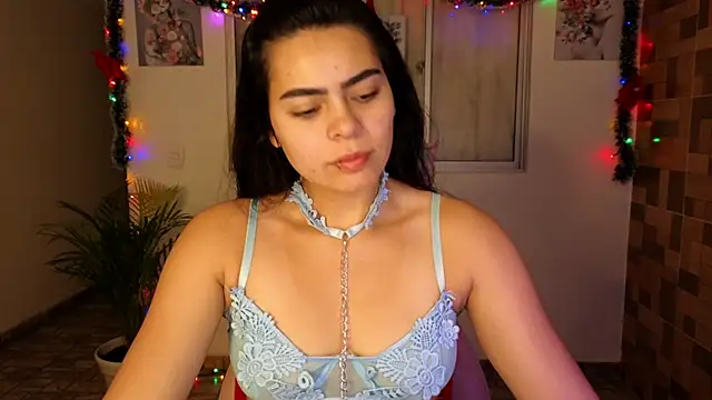 Snapshot of sexyladyy_ chatting on December 10, 1:55 pm sexyladyy online show from December 10, 1:55 pm