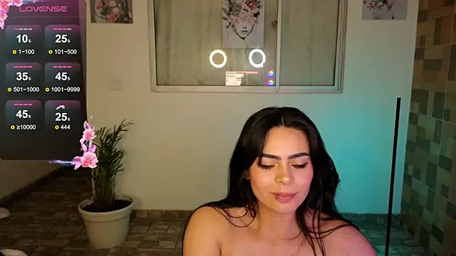 Snapshot of sexyladyy_ chatting on February 13, 2:09 pm sexyladyy online show from February 13, 2:09 pm