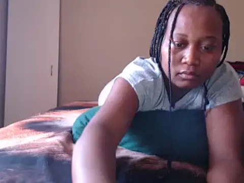 Snapshot of EbonySeductressx chatting on December 28, 2:32 pm EbonySeductressx online show from December 28, 2:32 pm