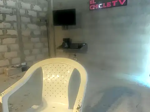 Snapshot of EL-CHICLE-TV chatting on January 15, 2:35 pm EL-CHICLE-TV online show from January 15, 2:35 pm