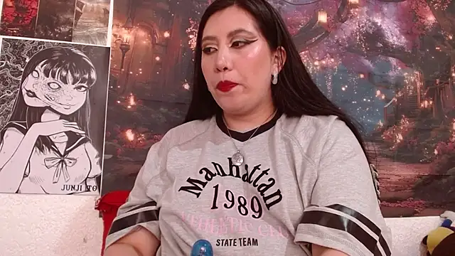 Snapshot of AntoneellaF chatting on July 8, 7:18 pm AntoneellaF online show from July 8, 7:18 pm