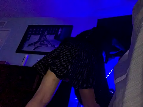 Kik SickSlut88 online show from October 6, 3:20 pm