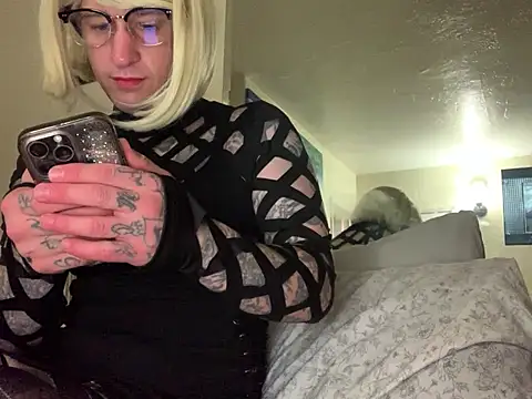 Snapshot of Kik_SickSlut88 chatting on August 2, 1:31 pm Kik SickSlut88 online show from August 2, 1:31 pm