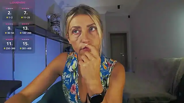 ZoeGrant online show from October 1, 7:53 pm