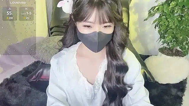 Mya Lee online show from December 5, 3:50 pm