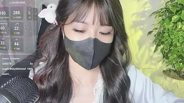 Mya Lee online show from December 5, 10:01 pm