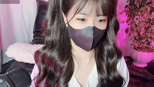 Mya Lee online show from December 10, 7:11 pm