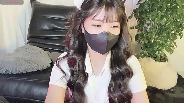 Mya Lee online show from December 11, 4:20 pm