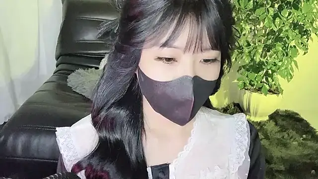 Mya Lee online show from December 17, 4:11 pm