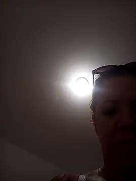 Snapshot of CASADASIGILO2 chatting on February 17, 4:46 pm CASADASIGILO2 online show from February 17, 4:46 pm