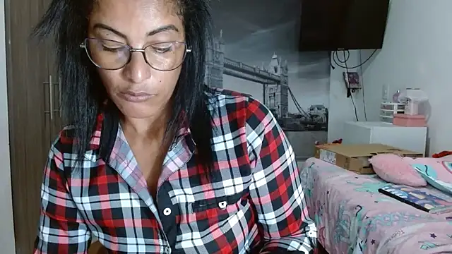 kateleyagrey online show from January 18, 2:03 am