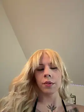 BiancaValentina online show from July 20, 6:17 am