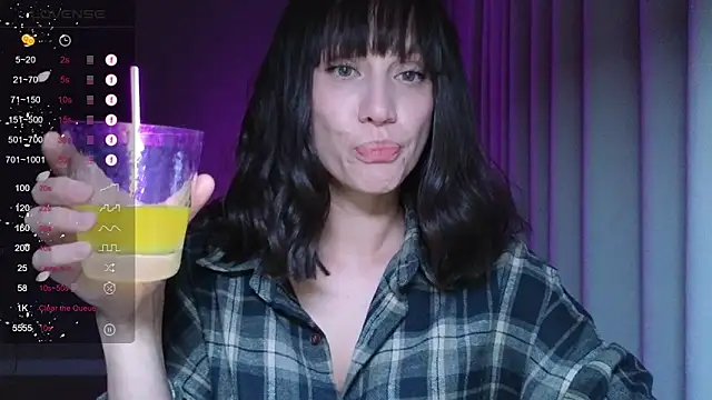 Alice Wonders online show from October 13, 7:58 pm