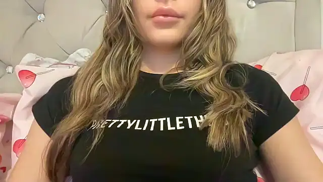 Lillymariee online show from February 7, 4:46 pm