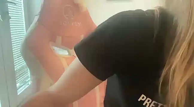 Lillymariee online show from February 25, 2:54 pm