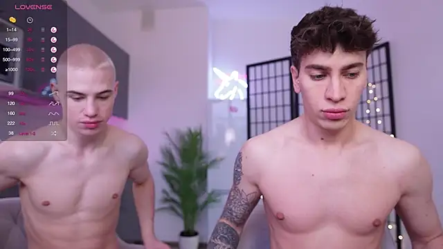 Evan  White  online show from December 2, 8:09 am