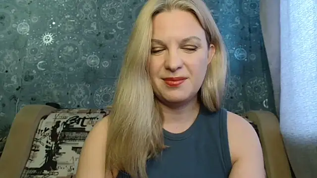 BlondeFox online show from December 3, 5:04 am