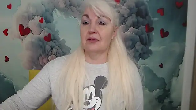 Snapshot of BlondyLeeBest chatting on February 15, 7:17 pm BlondyLeeBest online show from February 15, 7:17 pm