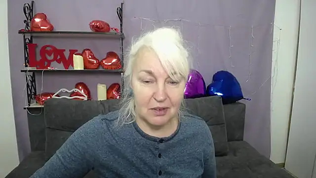 Snapshot of BlondyLeeBest chatting on March 2, 7:12 pm BlondyLeeBest online show from March 2, 7:12 pm