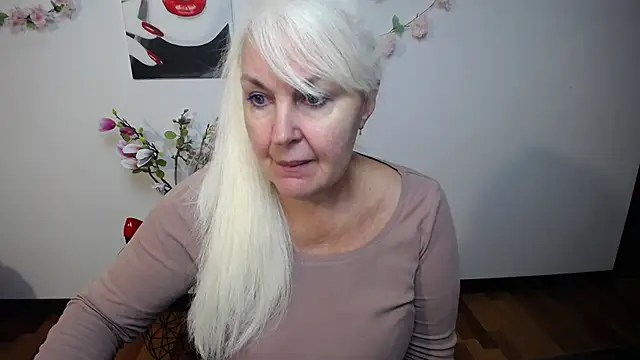 BlondyLeeBest online show from December 5, 7:32 pm