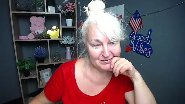 Snapshot of BlondyLeeBest chatting on July 10, 6:43 pm BlondyLeeBest online show from July 10, 6:43 pm