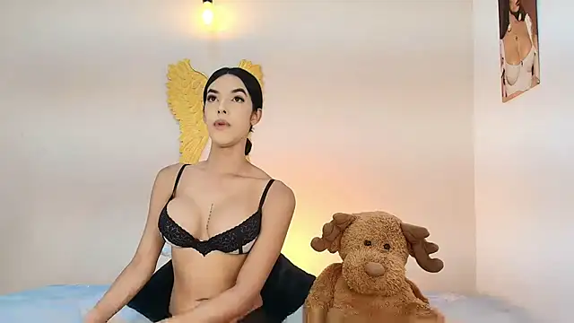 Snapshot of salome_Collins_1 chatting on May 7, 11:32 pm salome Collins 1 online show from May 7, 11:32 pm
