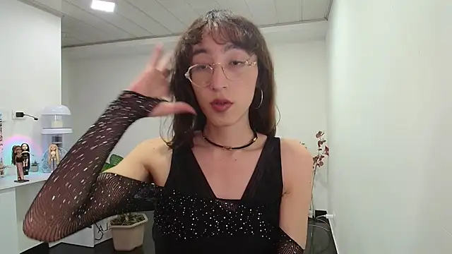 Snapshot of NicoleCortez chatting on February 2, 11:00 pm NicoleCortez online show from February 2, 11:00 pm