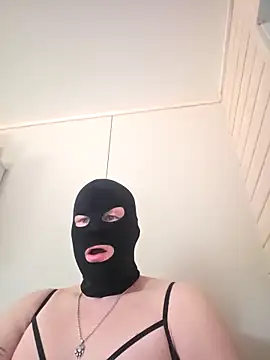 Snapshot of Papiercedbisex chatting on April 3, 12:36 pm Papiercedbisex online show from April 3, 12:36 pm