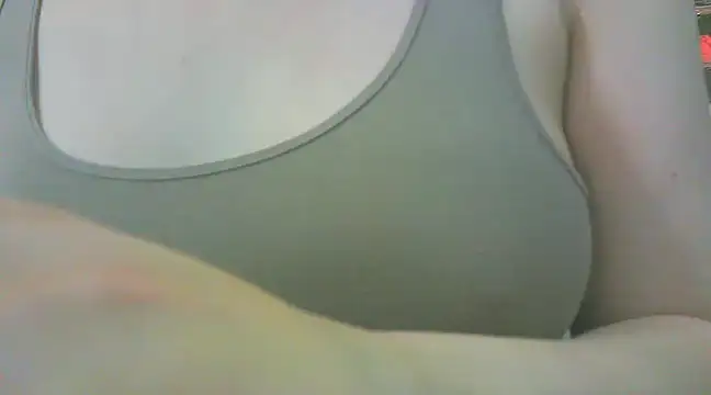 Snapshot of keepmepregnantT chatting on January 3, 11:57 am keepmepregnantT online show from January 3, 11:57 am