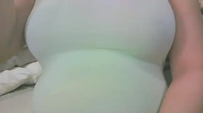 Snapshot of keepmepregnantT chatting on January 12, 8:46 am keepmepregnantT online show from January 12, 8:46 am