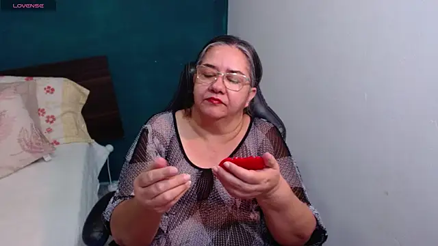 scaelettdubois online show from March 26, 2:39 am