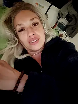 Snapshot of sexymarilyncolombia chatting on January 29, 10:01 pm sexymarilyncolombia online show from January 29, 10:01 pm