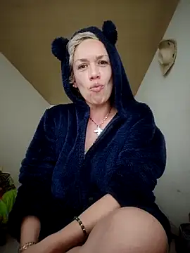 Snapshot of sexymarilyncolombia chatting on February 16, 10:43 pm sexymarilyncolombia online show from February 16, 10:43 pm