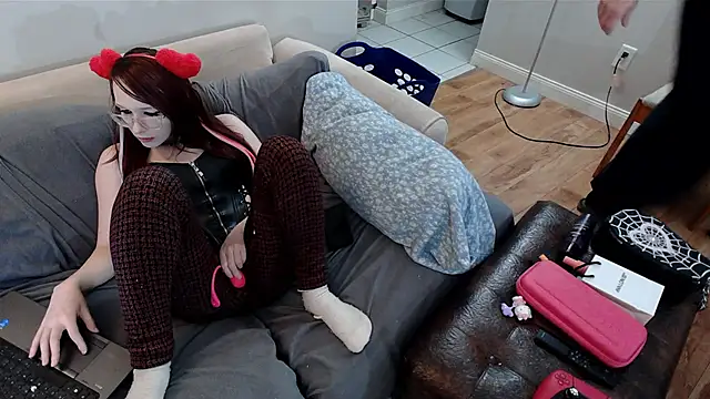 EmoDream1998 online show from February 14, 8:48 pm